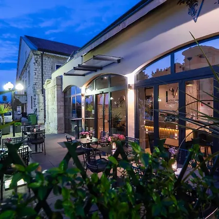 Teatro Verdi Boutique מלון