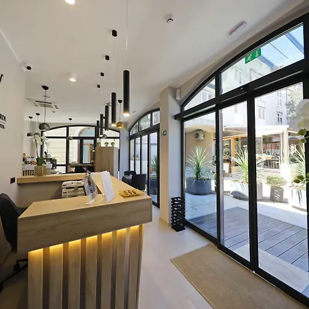 מלון Teatro Verdi Boutique 4*