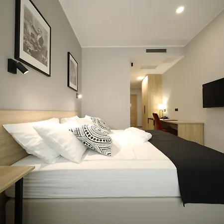מלון Teatro Verdi Boutique 4*